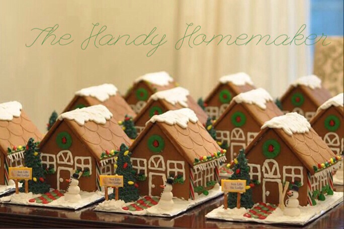 Gingerbread House Centerpieces &&nbsp;Cookies