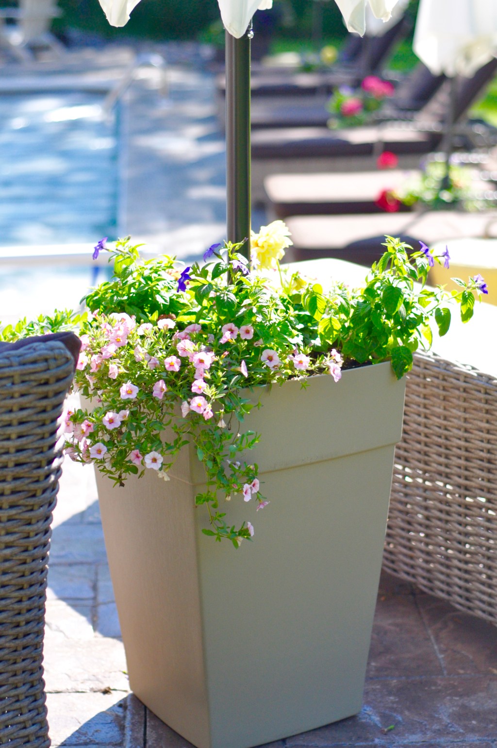 Easy DIY Umbrella Planter&nbsp;Stand